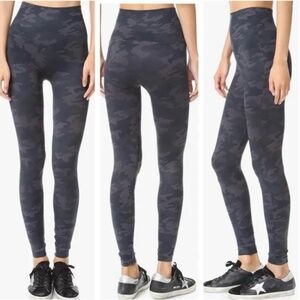 SPANX NWOT $68 Womens XS Black Camo EcoCare Seamless Full Length Leggings UU5